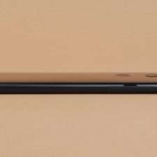 Обзор Sony Xperia XA2 левая грань