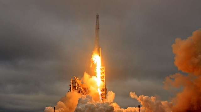 запуск ракеты Falcon 9