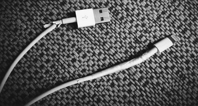 поврежденный кабель Micro-USB